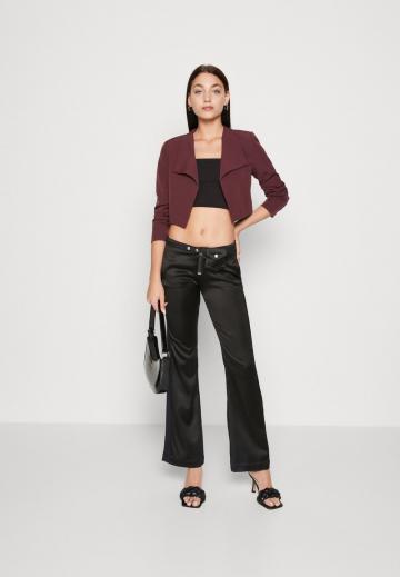 Короткий блейзер