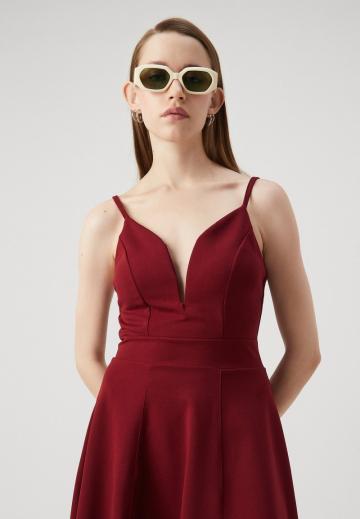 Короткое платье