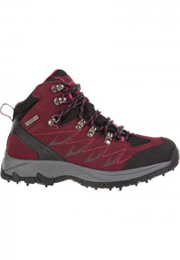 Спортивные сапоги