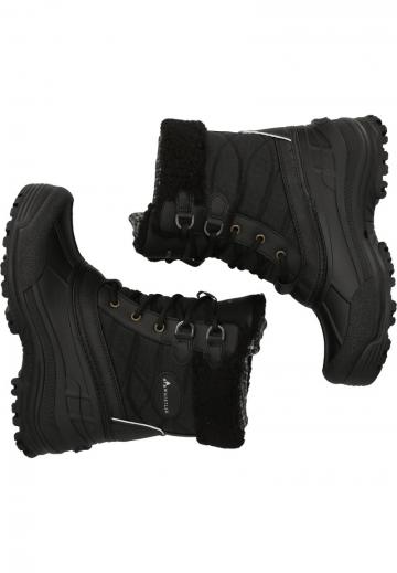 Спортивные сапоги