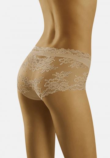 Трусы на бедрах