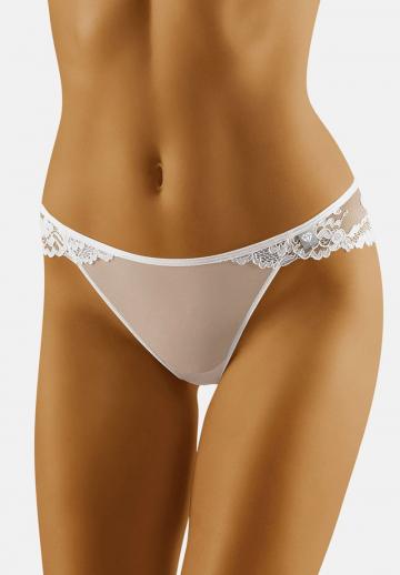 Трусы на бедрах