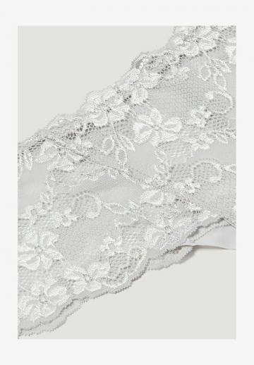 Трусы на бедрах