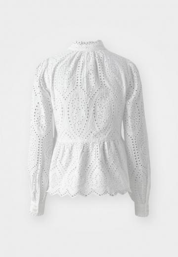 Кружевная блузка