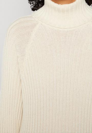 Вязаное платье