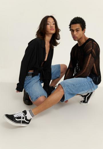 Короткие джинсы