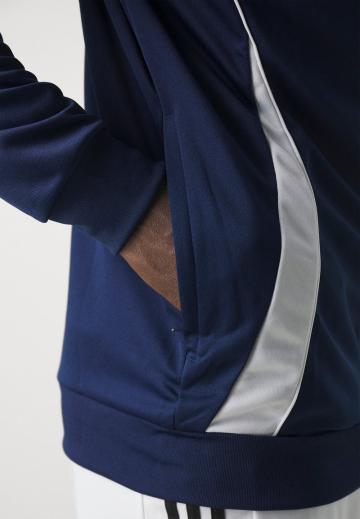 Спортивная куртка