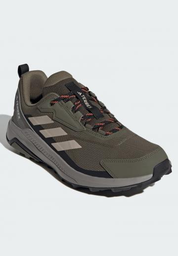 Походные кроссовки