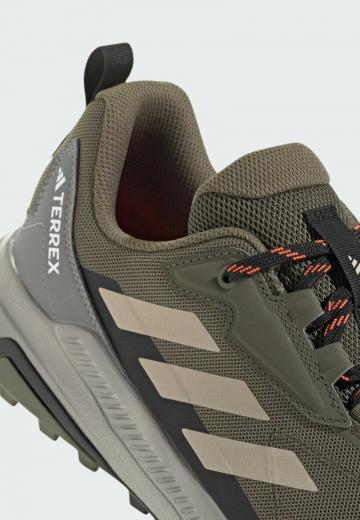 Походные кроссовки