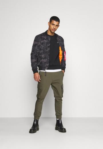 Куртка бомбер