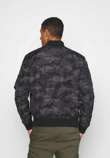Куртка бомбер