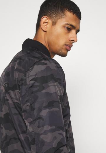 Куртка бомбер