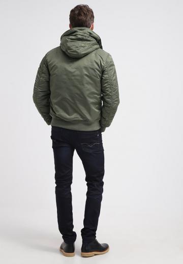 Зимняя куртка