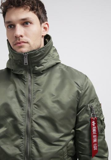 Зимняя куртка