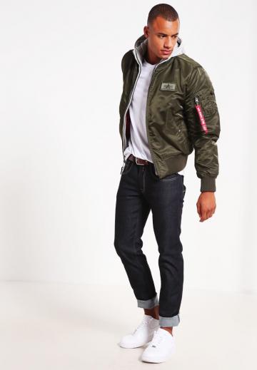 Куртка бомбер