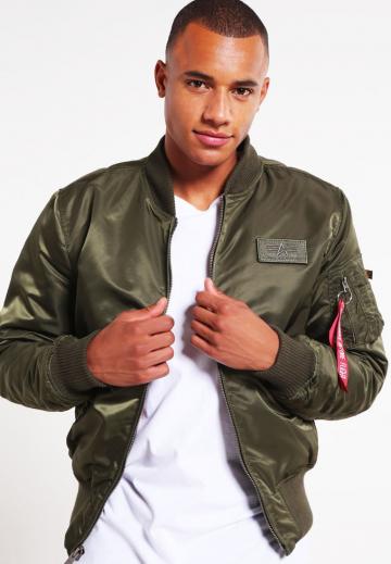 Куртка бомбер