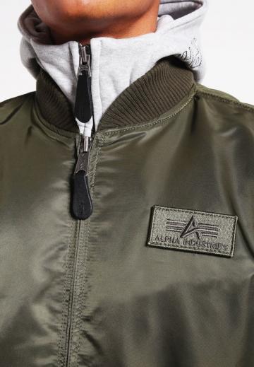 Куртка бомбер