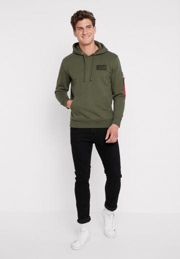 Пуловер с капюшоном