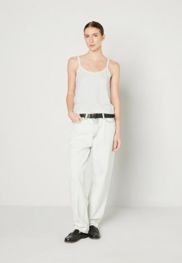 Топ на бретельках