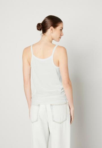 Топ на бретельках