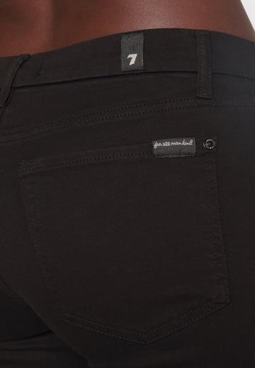 Узкие джинсы