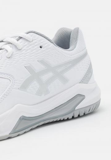 Теннисные кроссовки