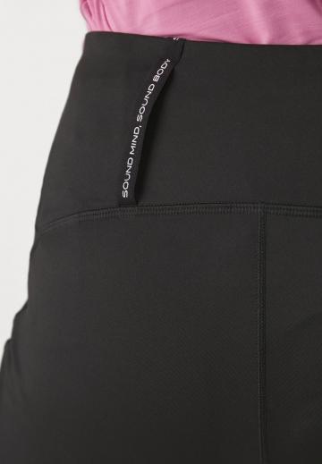 Спортивные штаны