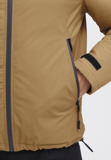 Зимняя куртка