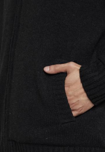 Вязаная кофта