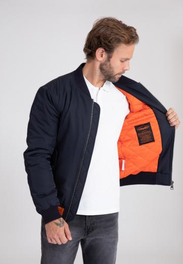 Куртка бомбер