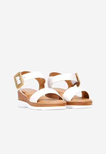 Босоножки на танкетке