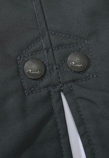 Куртка с накладнымит карманами