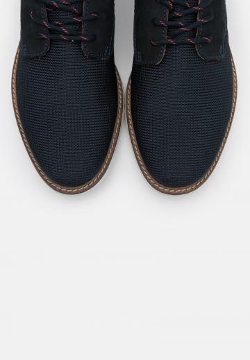 Ботинки на шнуровке