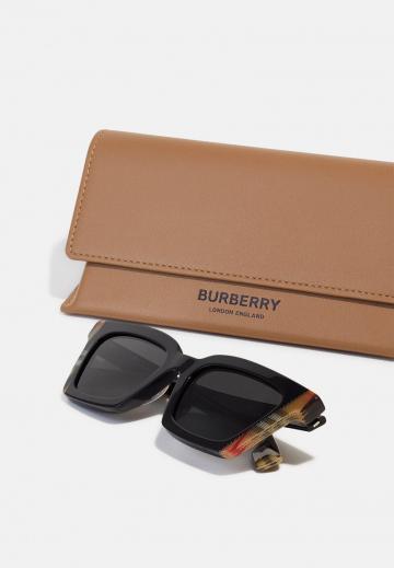 Солнечные очки