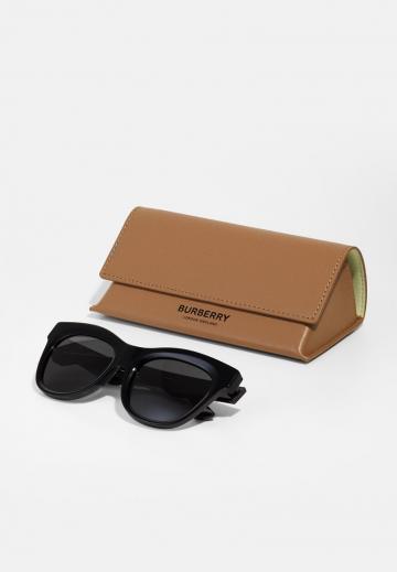 Солнечные очки