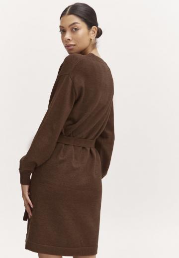 Вязаное платье