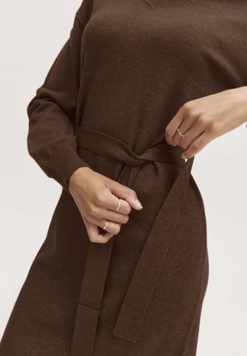 Вязаное платье