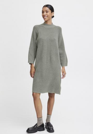 Вязаное платье