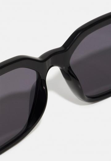 Солнечные очки