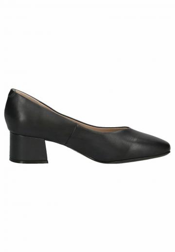 Туфли с высоким носом