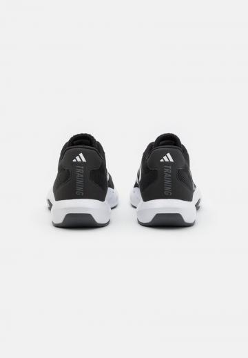 Тренировочные кроссовки