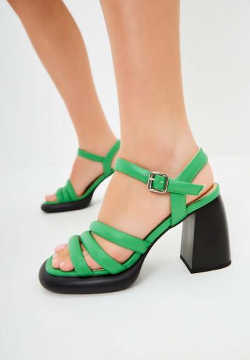 Босоножки на платформе