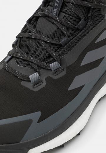 Походная обувь