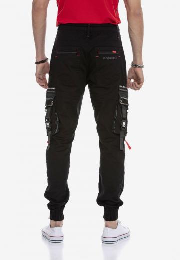 Брюки с накладными карманами