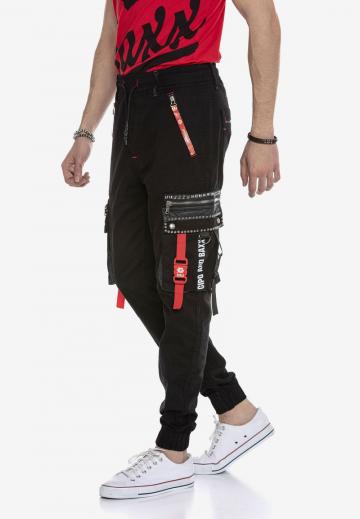 Брюки с накладными карманами