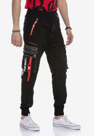 Брюки с накладными карманами