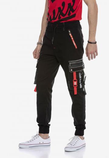 Брюки с накладными карманами