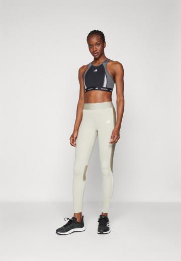 Бюстгальтер без косточек