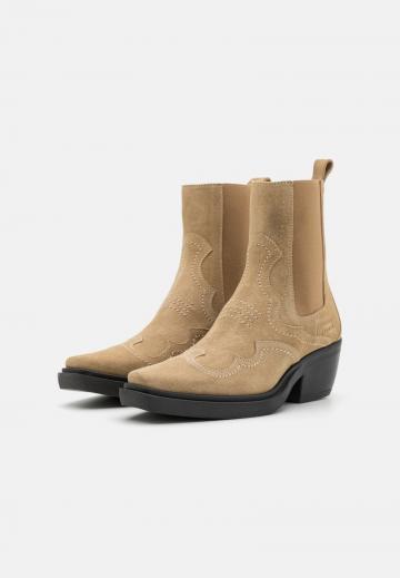 Ботинки челси