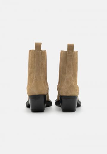 Ботинки челси